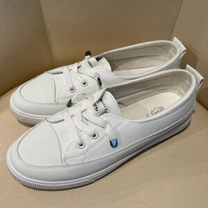 Women's White Tennis Like Shoes  LIKE NEW!